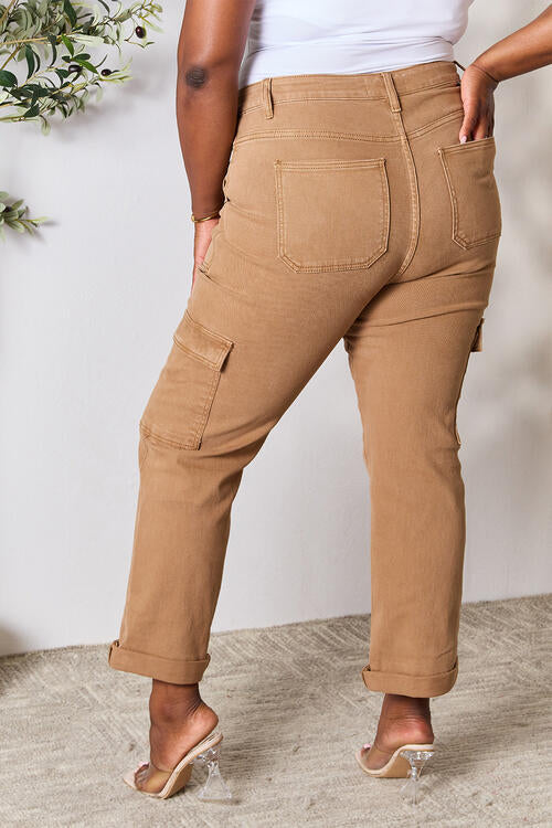 Risen High Waist Straight Jeans with Pockets